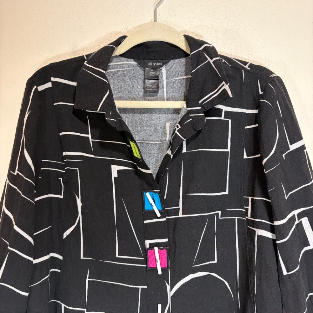Ali Miles Black Button Down Abstract Geometric Print Pattern Artsy Top Blouse - Picture 3 of 14